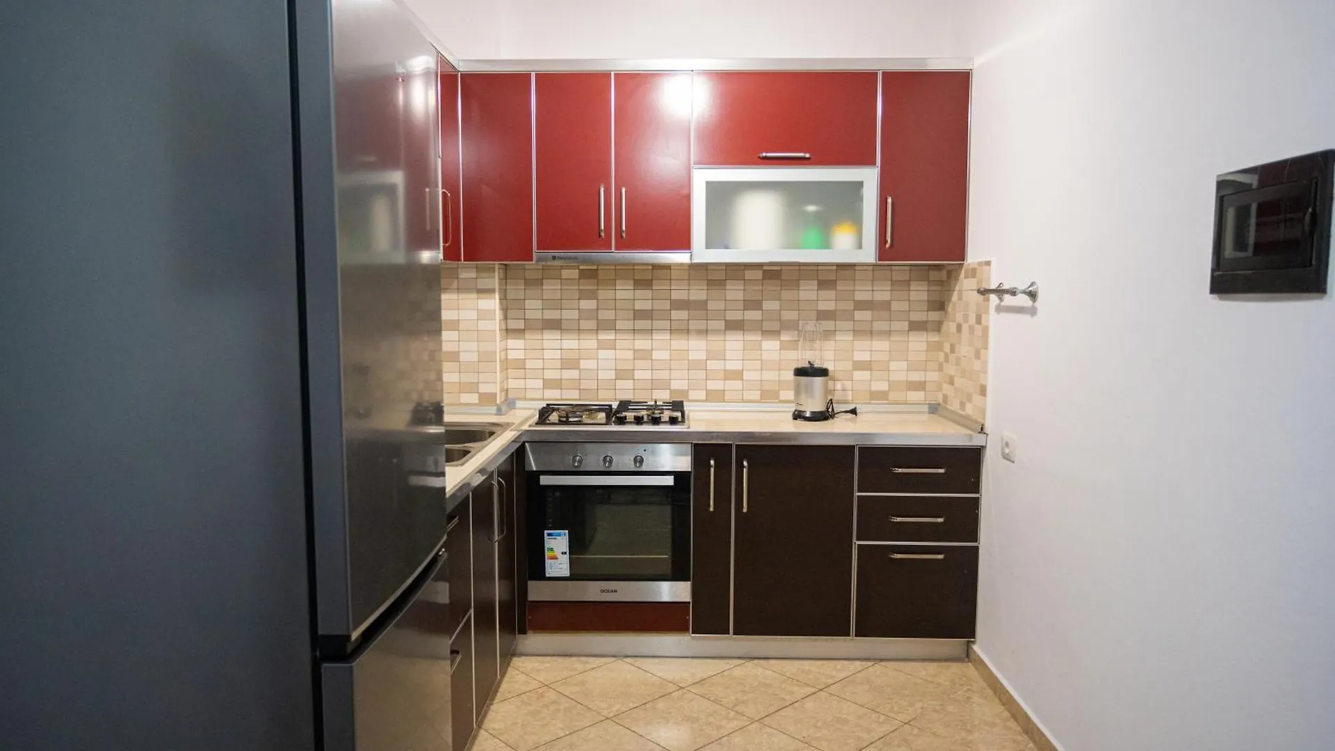 Sunny And Spacious Apartment In Orikum Beach