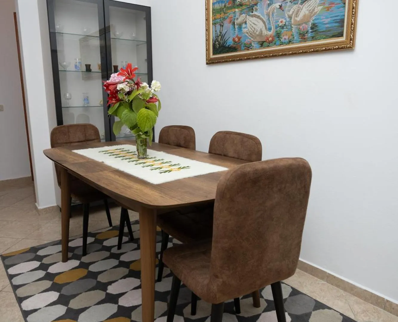 Sunny And Spacious Apartment In Orikum Beach