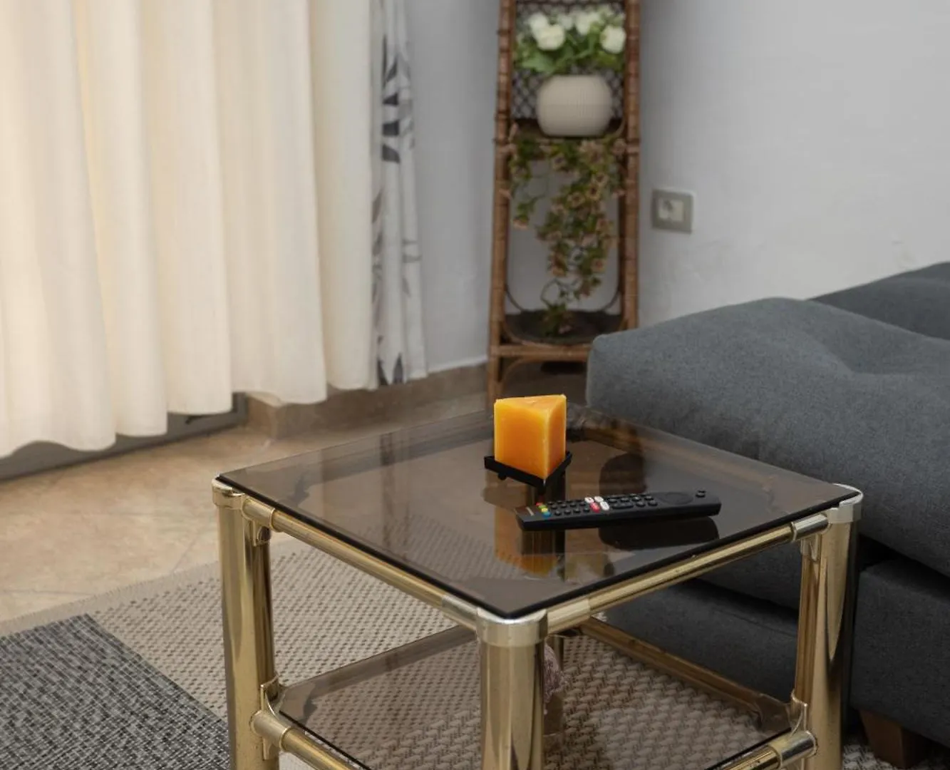 Sunny And Spacious Apartment In Orikum Beach