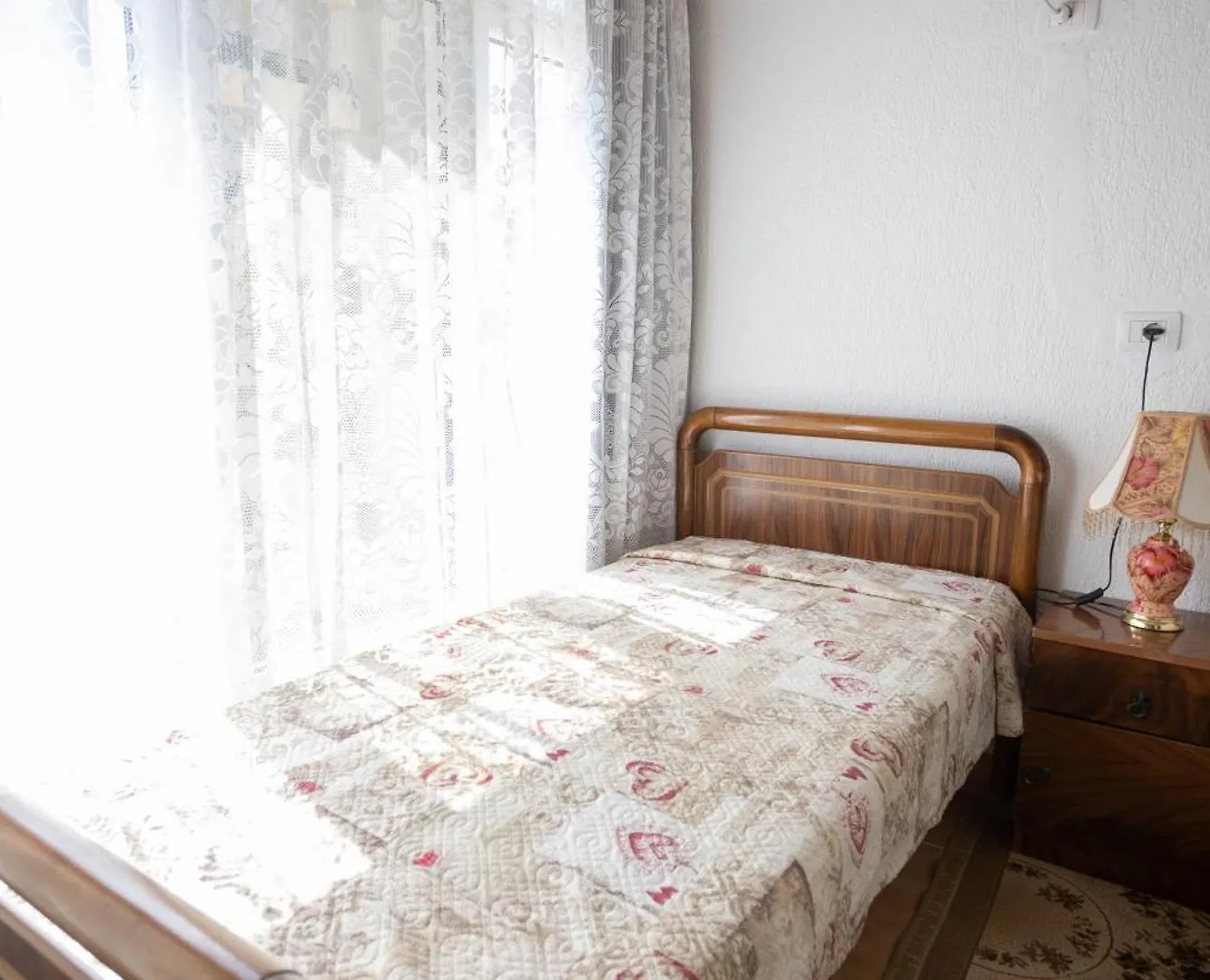 Sunny And Spacious Apartment In Orikum Beach