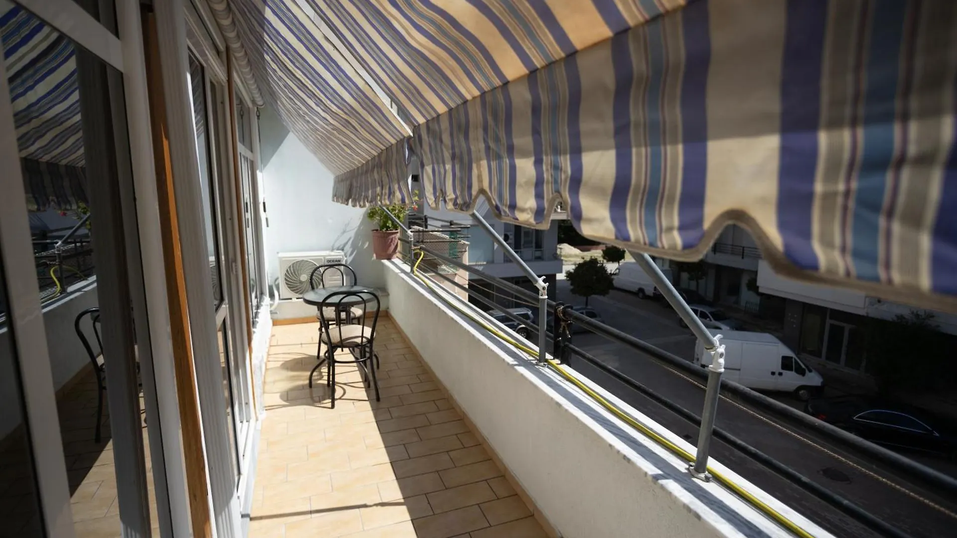 Sunny And Spacious Apartment In Orikum Beach 알바니아